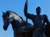 Памятник Первопоселенцу на ул. Кирова